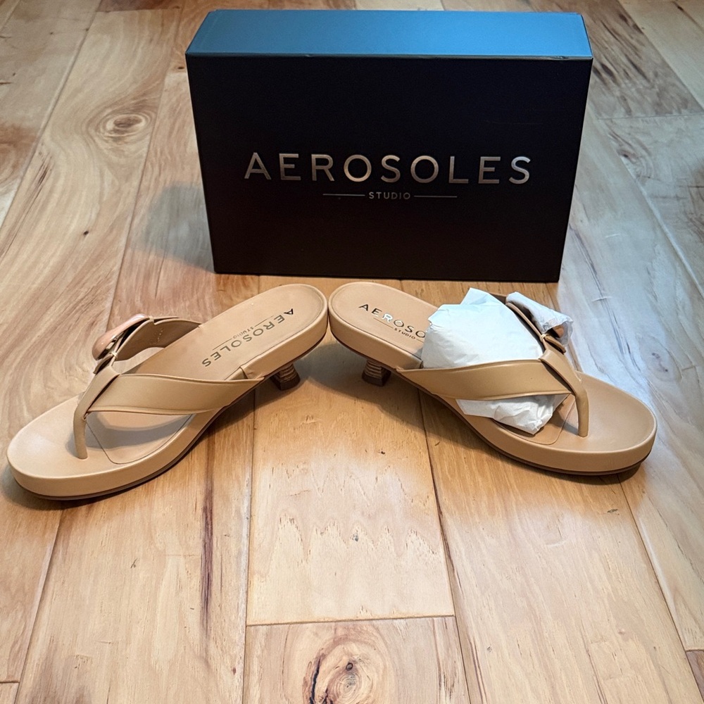 AEROSOLES Women's Cream Sandals - Picture 6 of 6
